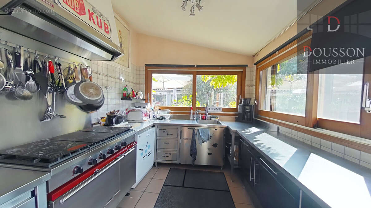 A VENDRE-MAGNANERIE DE CHARME  9.5 hectares   surface 585 m2 habitables - photo 7