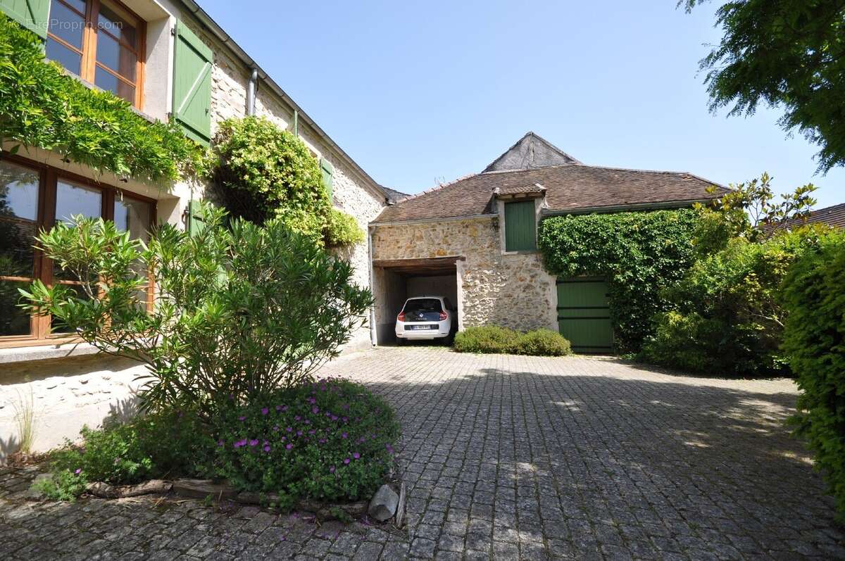 Maison à BRIIS-SOUS-FORGES