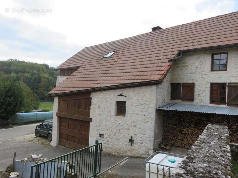 Maison en pierres à vendre 7 pièces de 168 m² à MARIGNIEU (01) plus sous-sol - photo 13