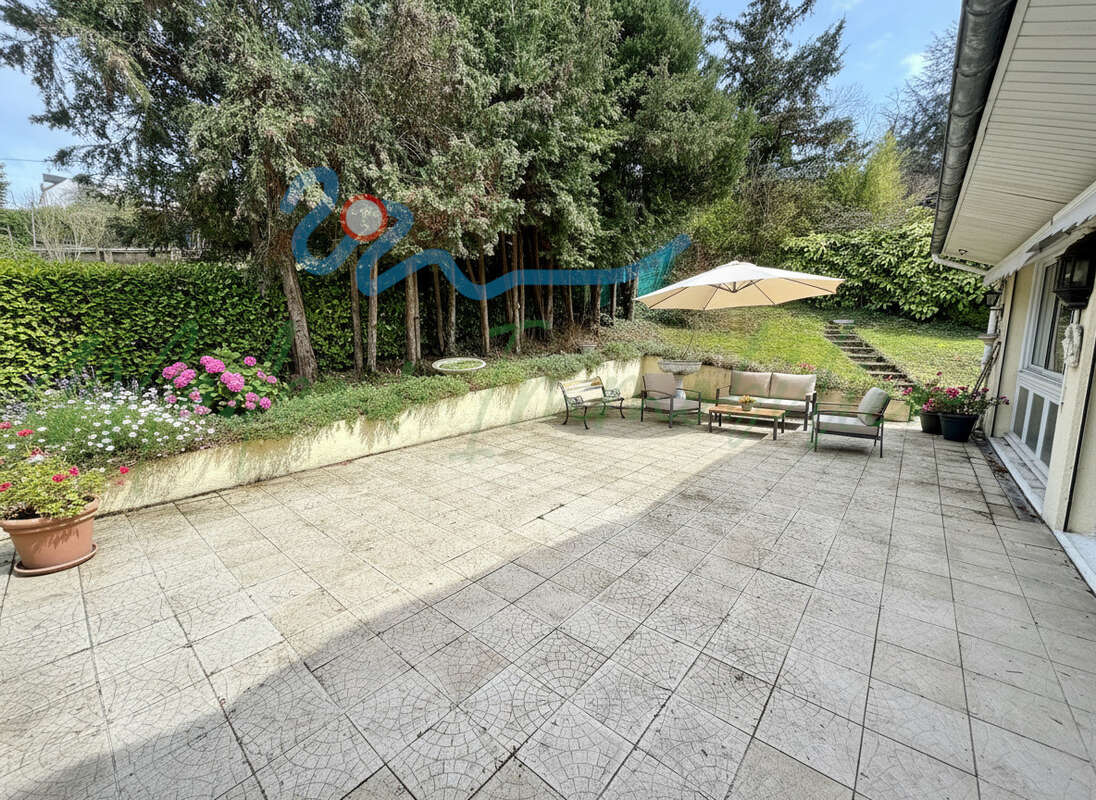 Maison à BONNIERES-SUR-SEINE