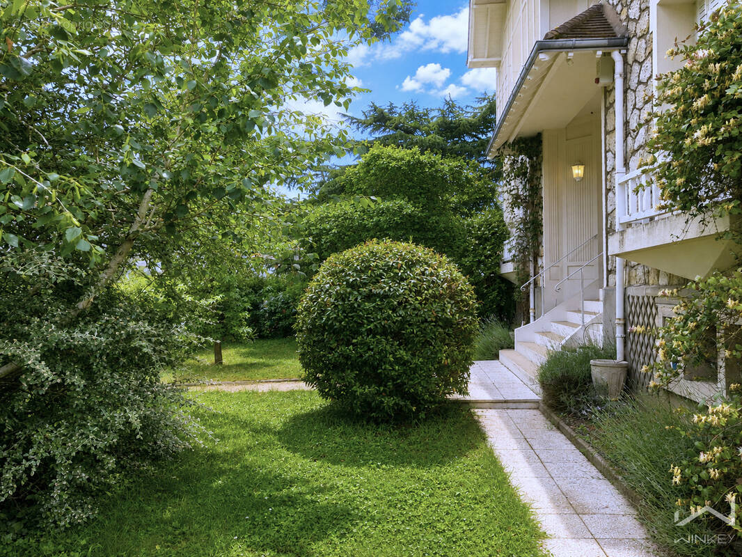 Maison à BOIS-D'ARCY