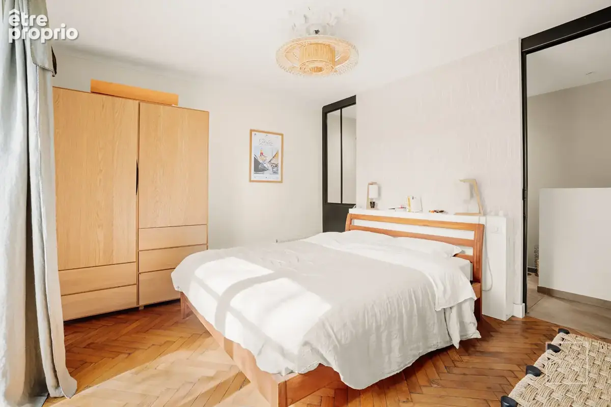 Neuville sur saone - 137m² de charme, jardin 1385m² & parking - photo 9