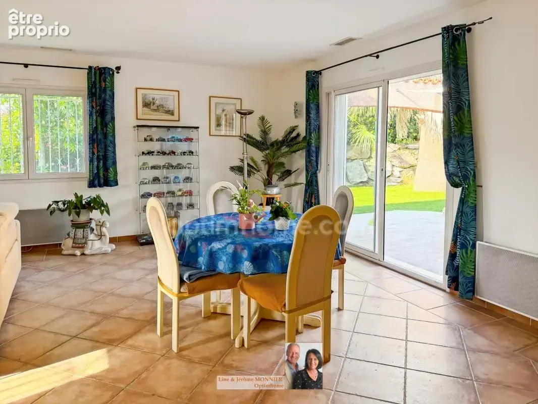 EXCLUSIVITE Montesquieu des Albères Villa récente de 4 faces de plain-pied avec piscine chauffée et Vue sur les Albères - photo 7