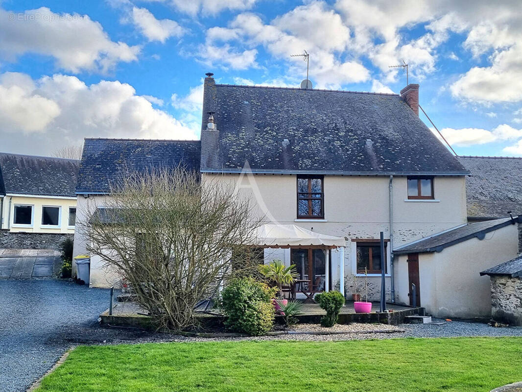 Maison à MIRE