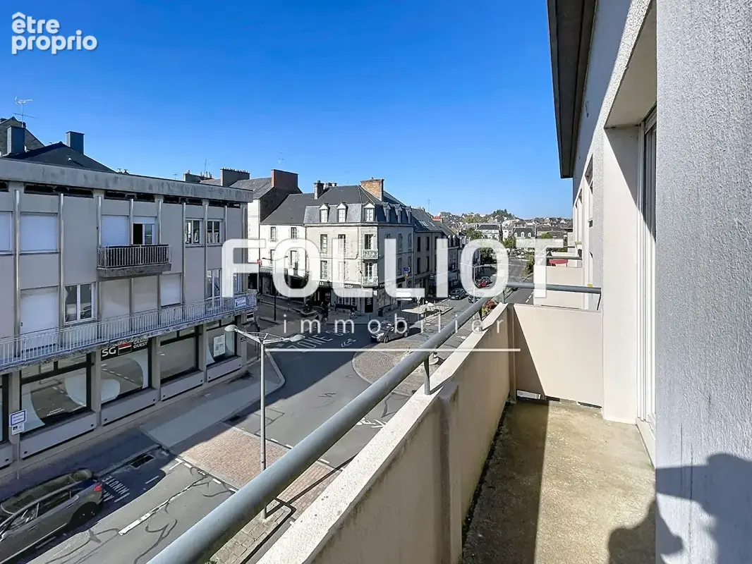 A vendre - Appartement 2pcs  FOUGERES - 3ème étage - photo 3