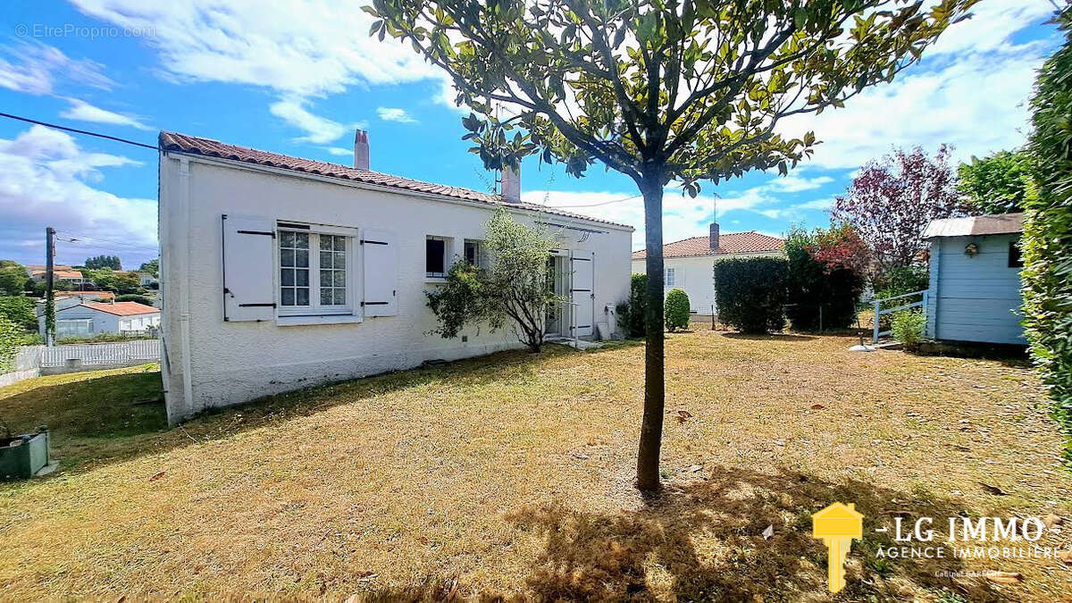 Belle maison de ville , vue dégagée  200m des commerces . - photo 2