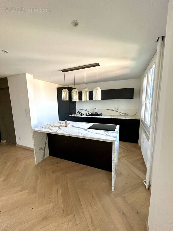 Appartement à SAINT-ETIENNE