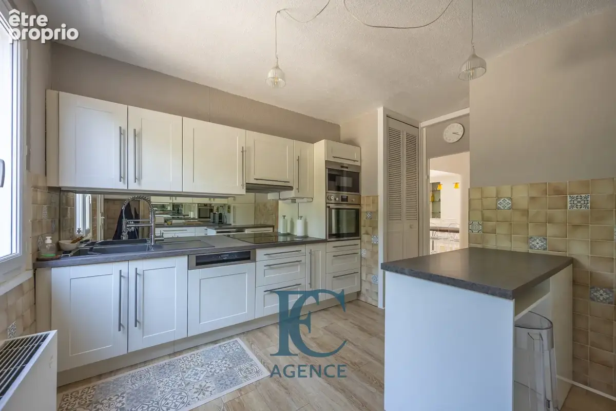Maison de 140 m2 avec piscine à deux pas d'Ollioules et de Sanary - photo 4