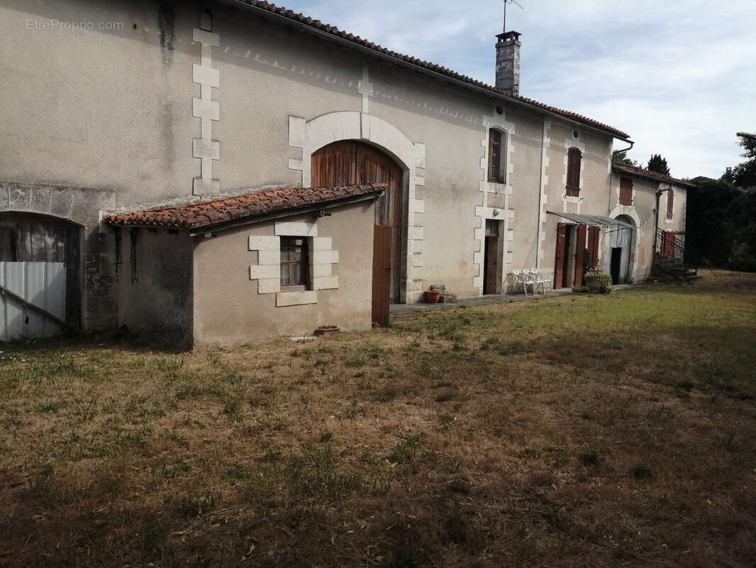 Ancienne ferme, grange, cave, garage, vue - photo 2