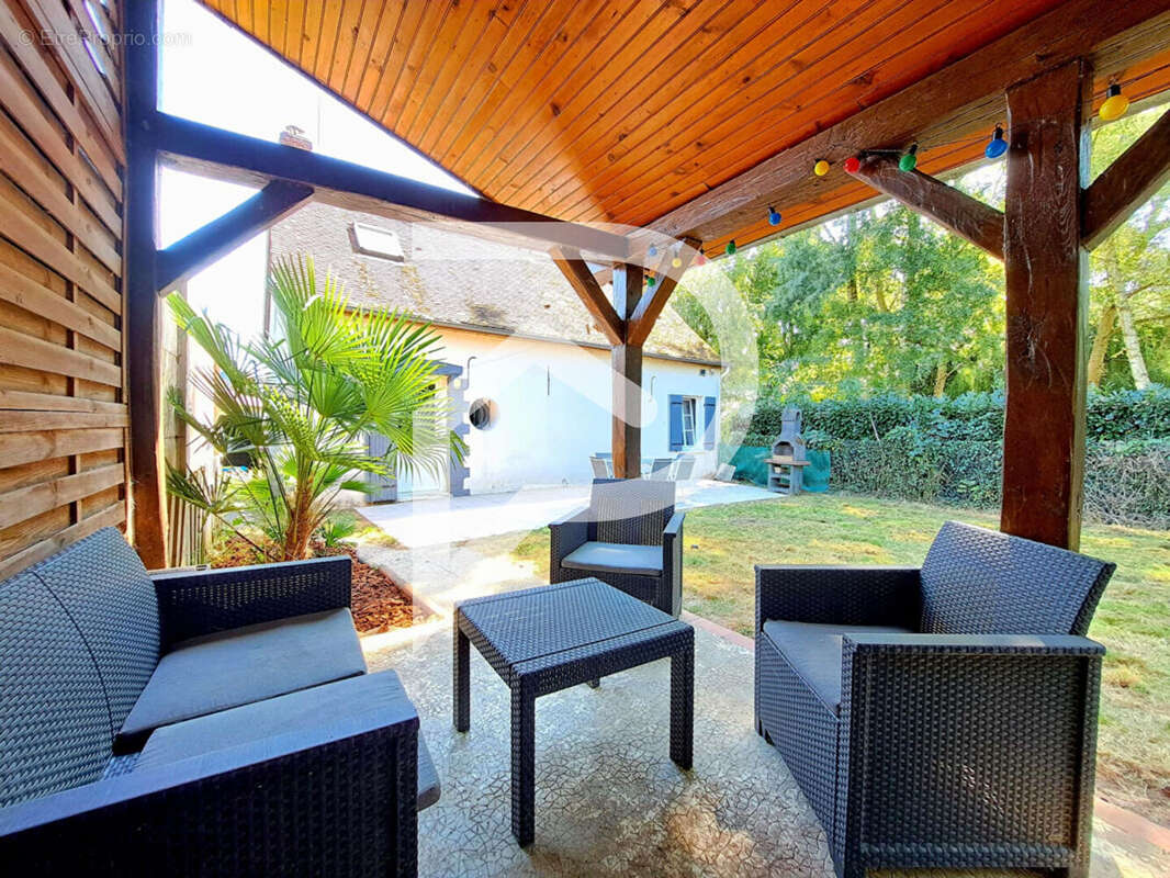 Maison à ONS-EN-BRAY