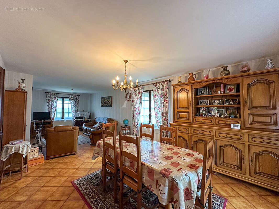 Maison à DOUE-LA-FONTAINE