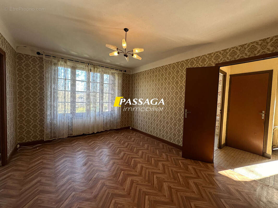 Maison à SAINT-CHRISTOPHE-VALLON