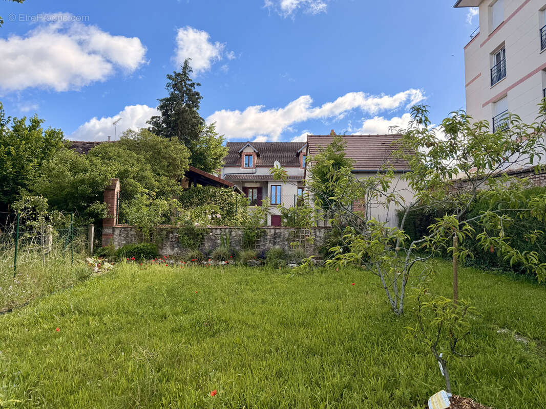 BRIARE - maison de ville T6 + jardin prête à vivre 125m2 - photo 18