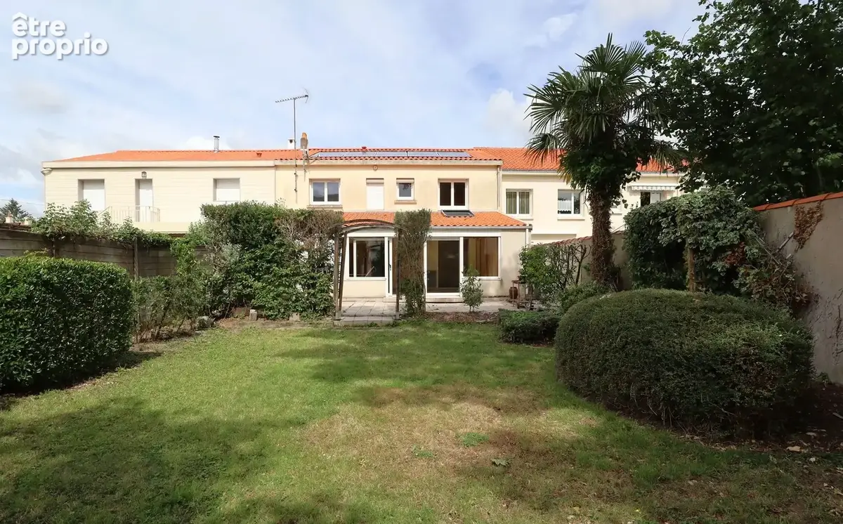 Proche CENTRE VILLE - GARE, maison offrant 160 m2 habitables - photo 3