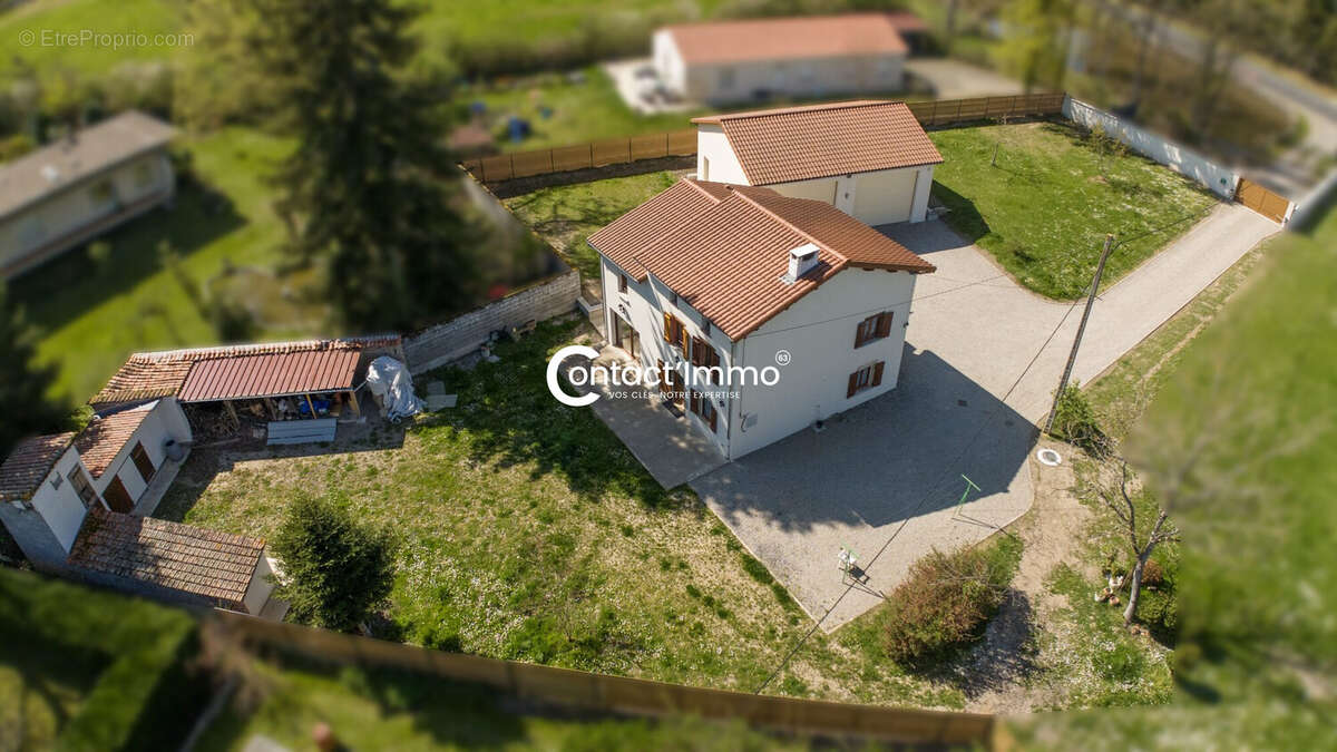 Maison à ORLEAT
