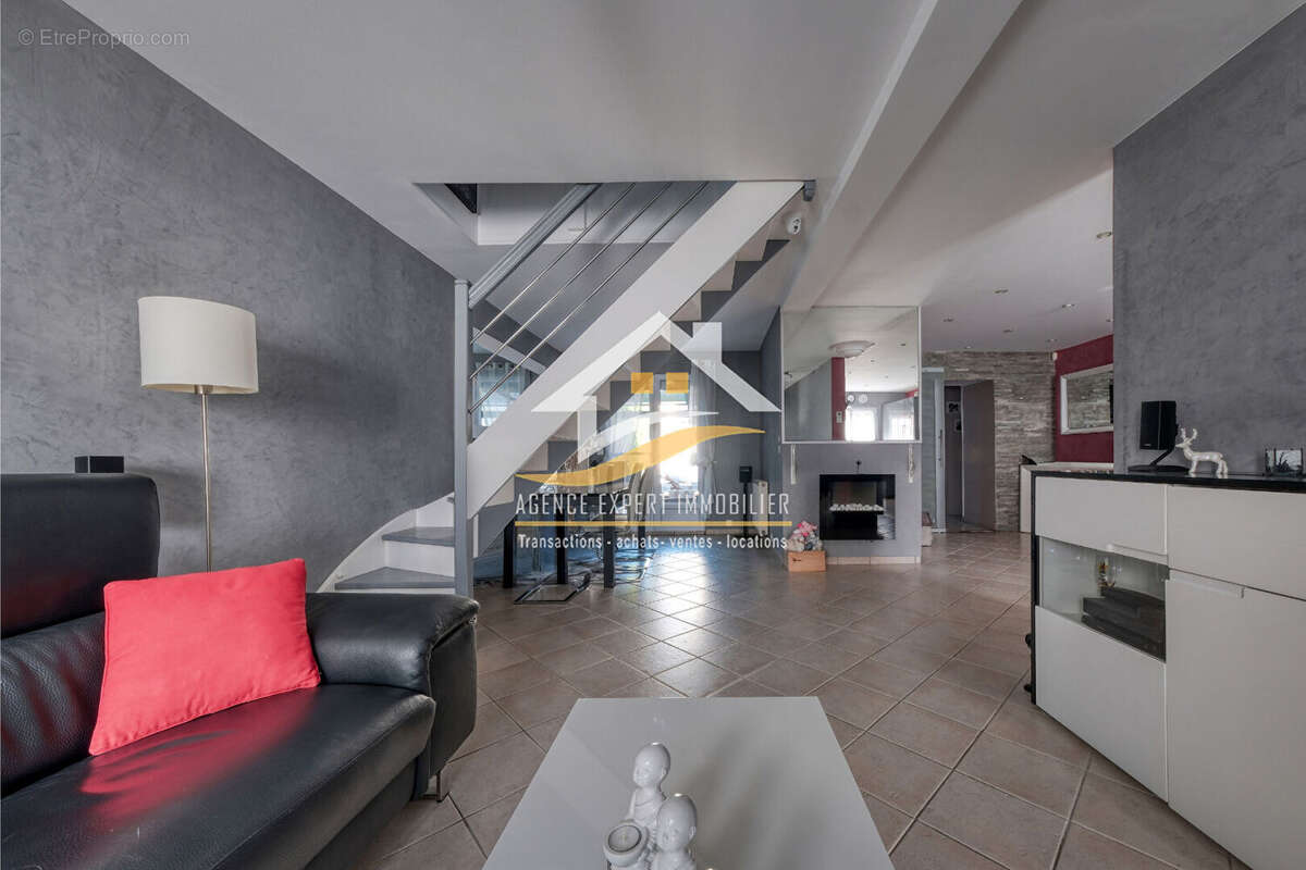 Maison à BALLAINVILLIERS