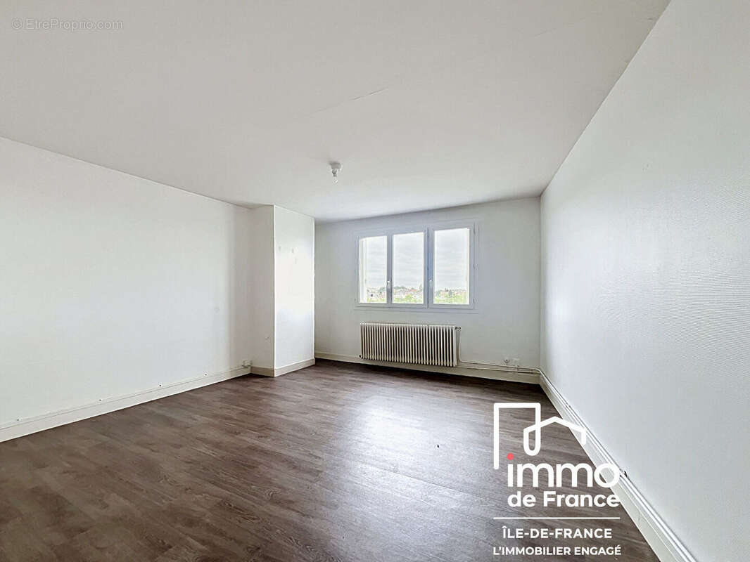 Appartement à MAINVILLIERS