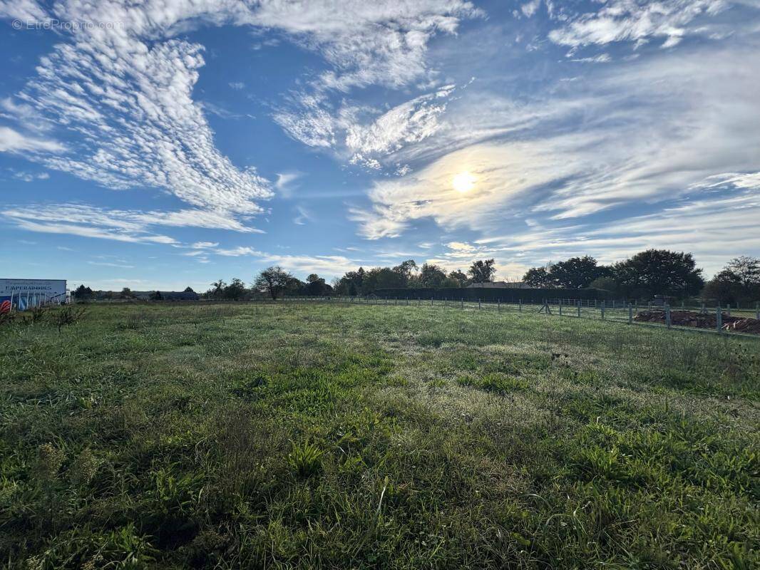 Terrain à MONTPON-MENESTEROL
