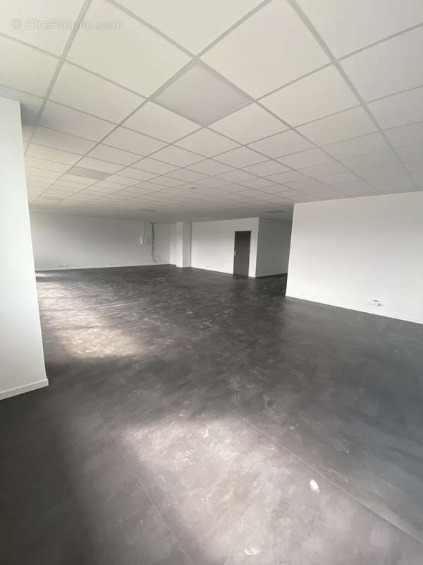 Bureaux 112m² Cergy Prefecture - photo 4