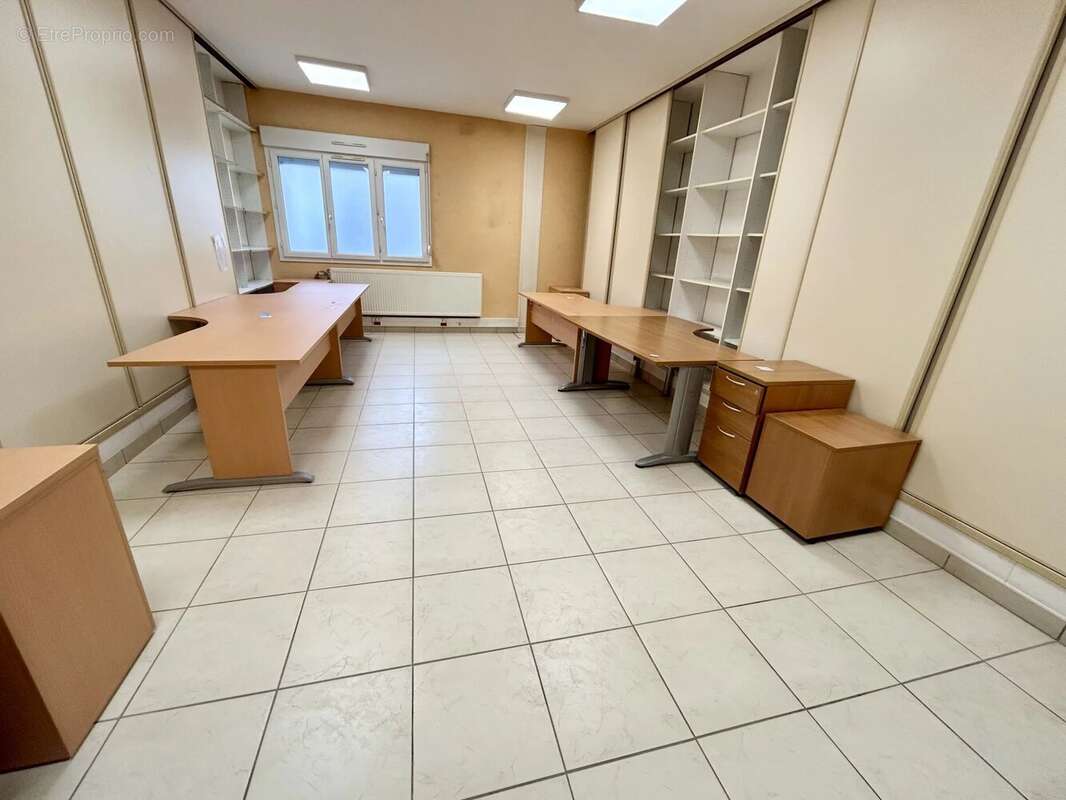 Cambrai, ensemble de bureaux - photo 3