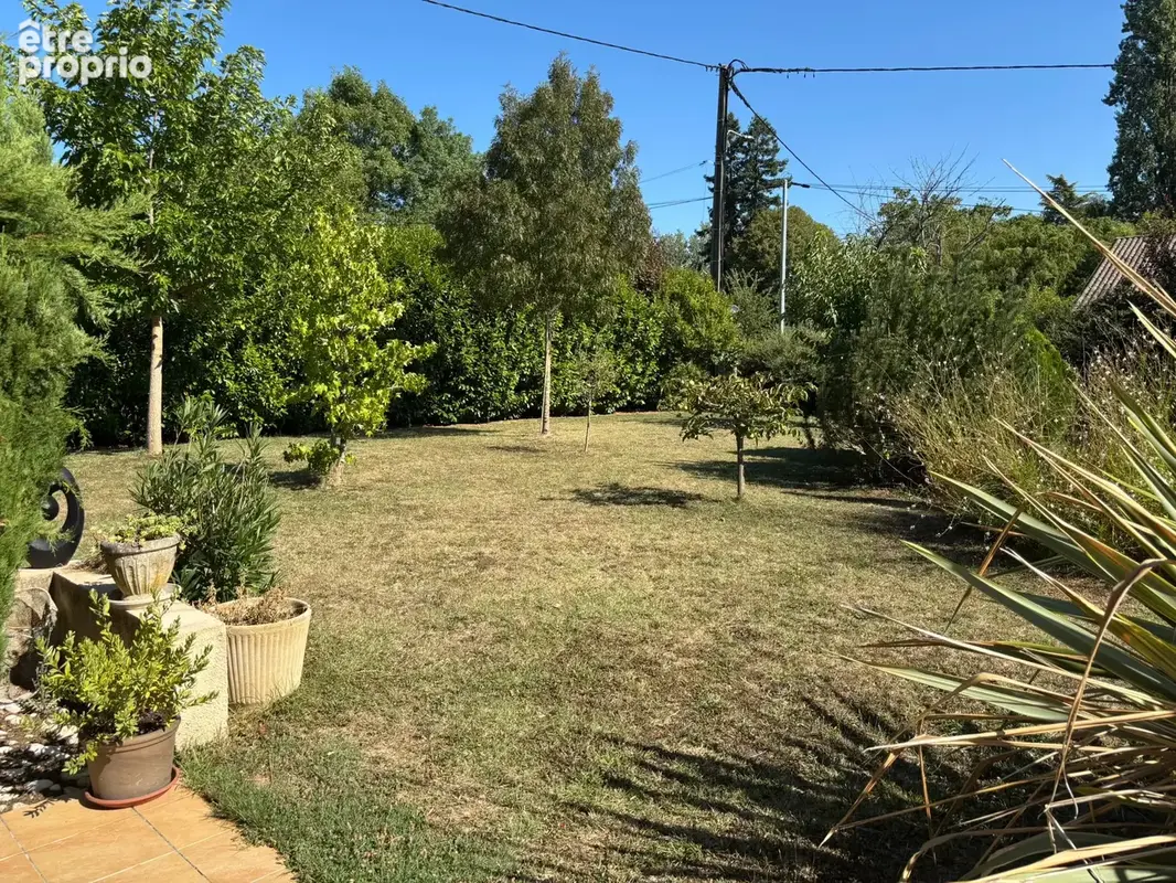 Maison familiale de 141 m2, 4 chambres avec dépendances et jardin arboré - photo 2