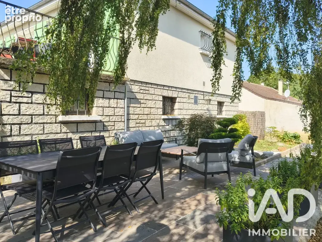 Photo 1 - Maison à LES GRANGES-LE-ROI