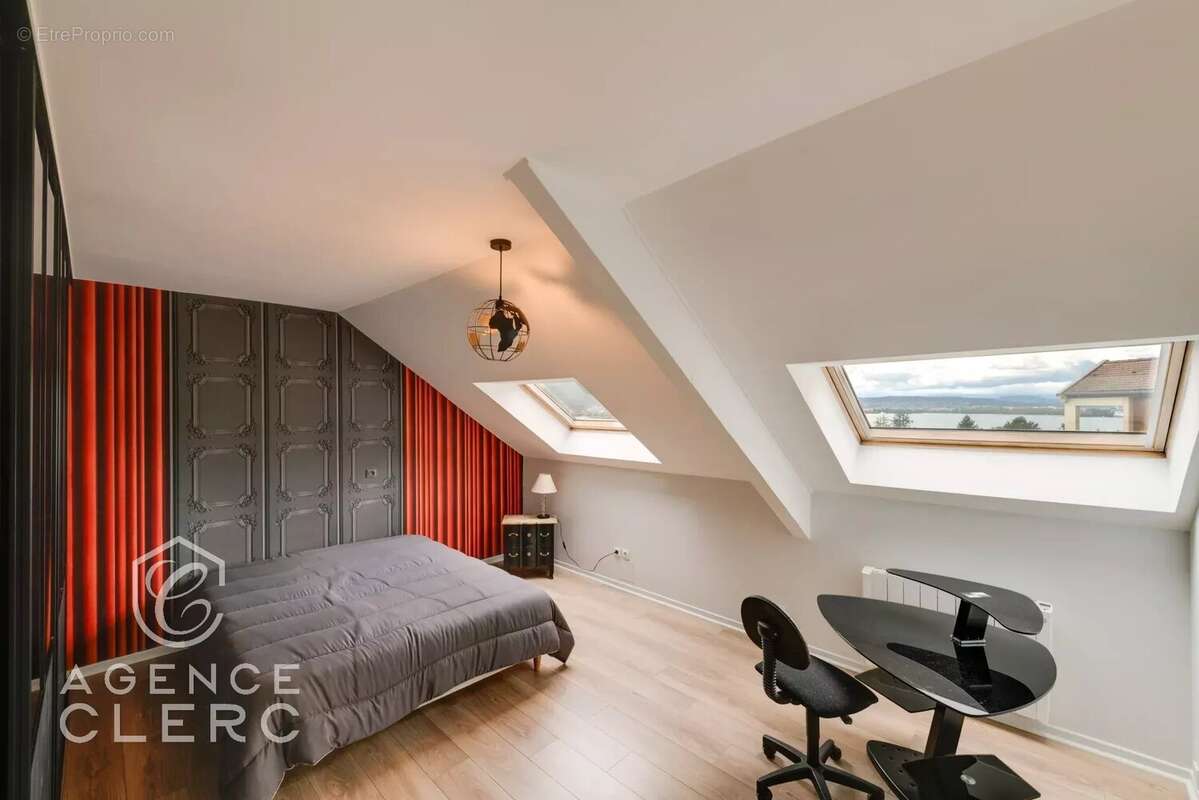 Appartement à VEYRIER-DU-LAC