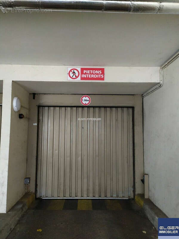 Parking à PARIS-15E