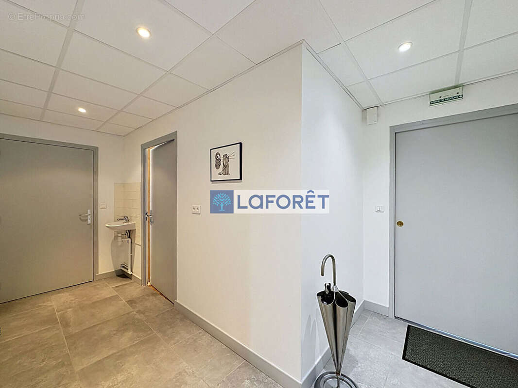 Local commercial Saint Dizier 93.06 m2 - photo 4