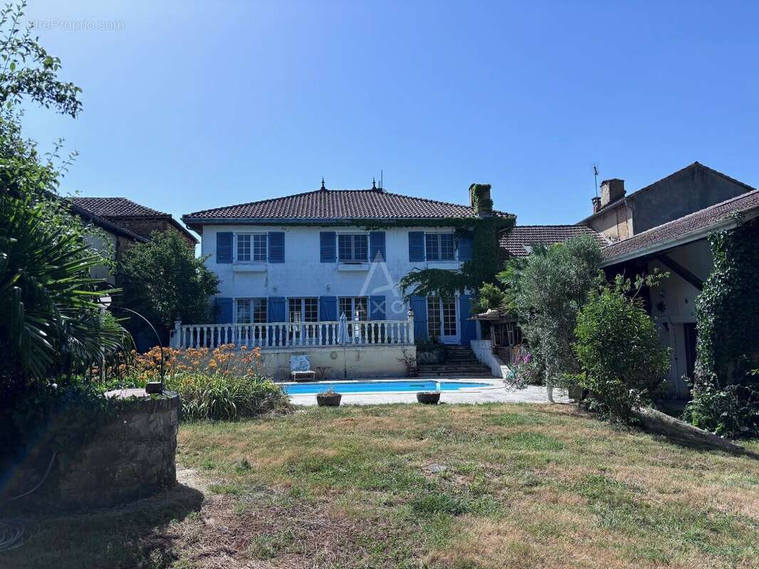 Propriété de caracttère du XIXème siécle - 265 m² avec piscine sur terrain de 1320 m² - photo 2