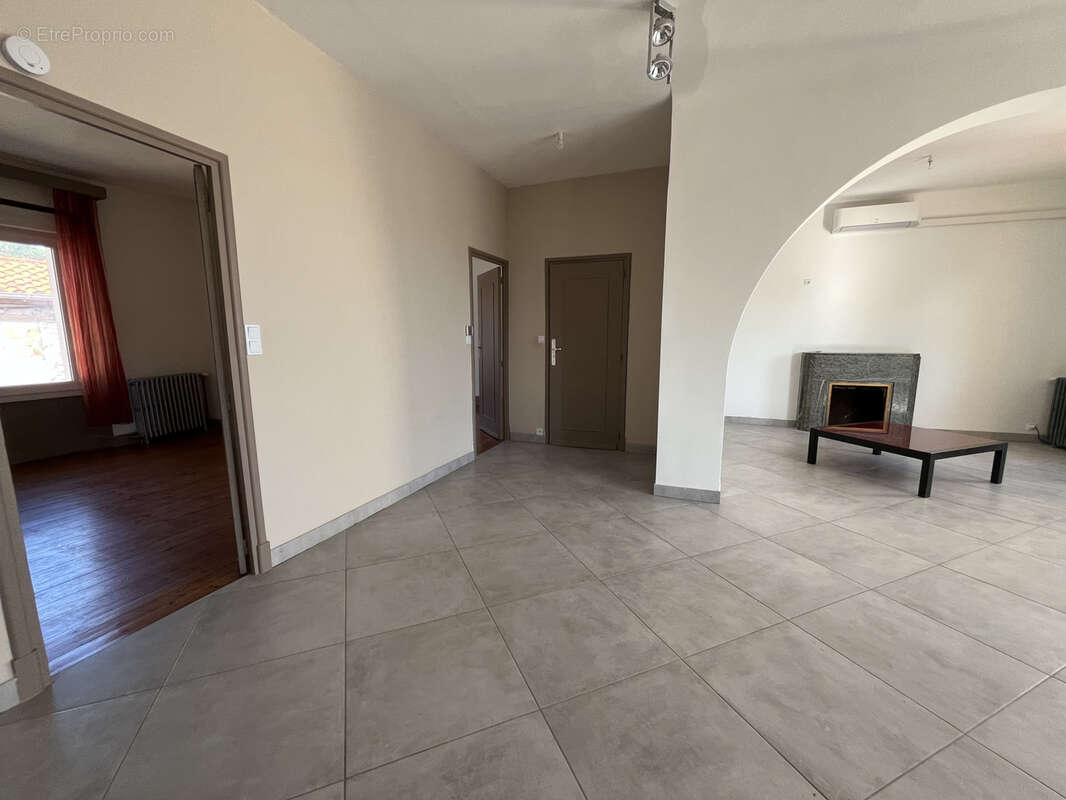 Maison à LEZIGNAN-CORBIERES