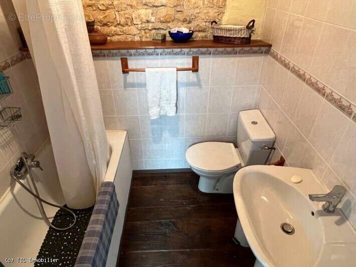 Maison à CELLEFROUIN