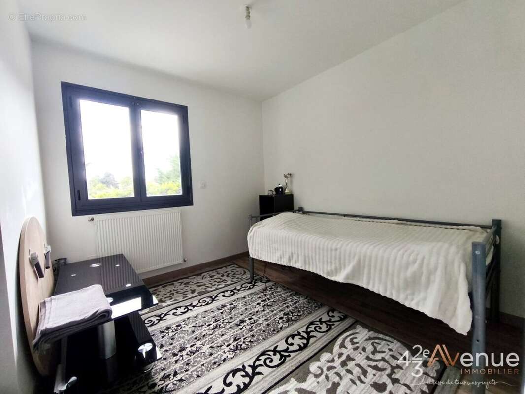 Maison à SURY-LE-COMTAL