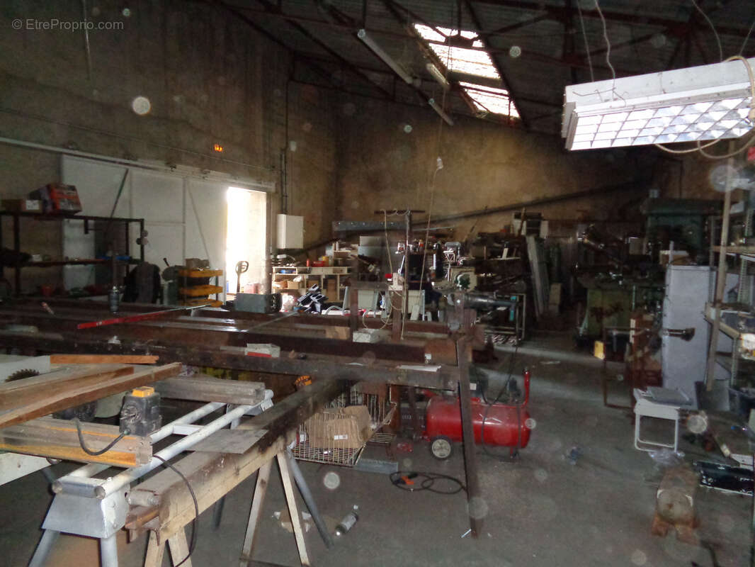 30 Aimargues Hangar 900m2  centre de village sur Terrain 1700m2 - photo 17