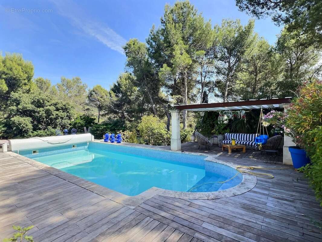 Maison 171 m² à Taillades  - photo 3
