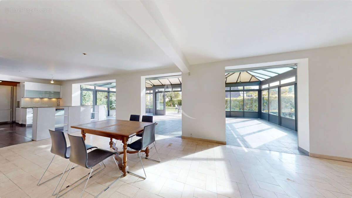 Maison à LA QUEUE-EN-BRIE