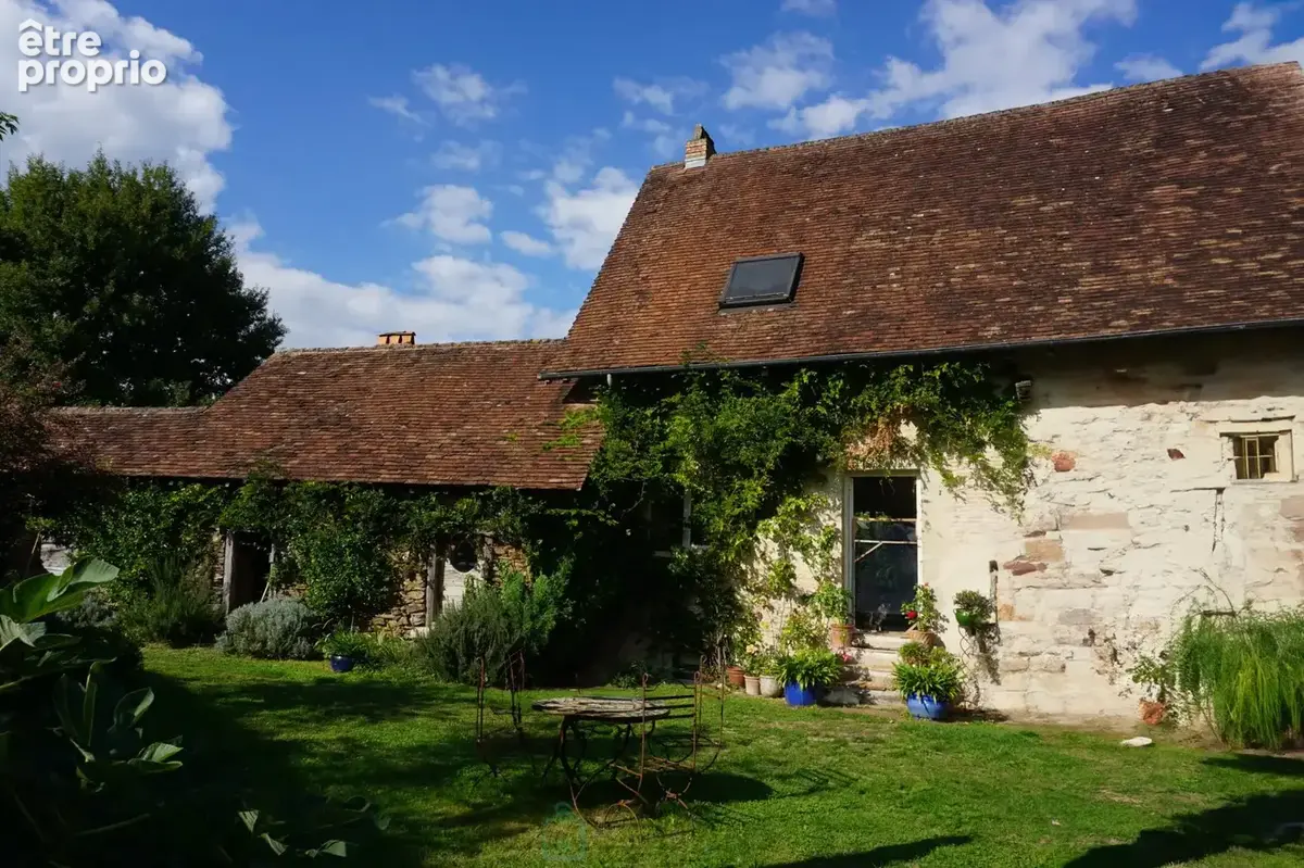 Charmante maison en pierre du XVIIe siècle située au coeur du paisible et pittoresque Périgord vert. - photo 3