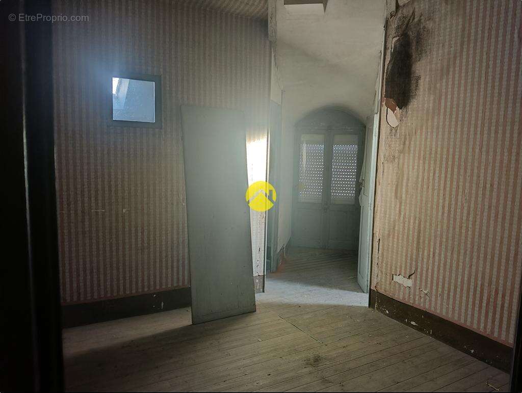 Maison à LURCY-LEVIS