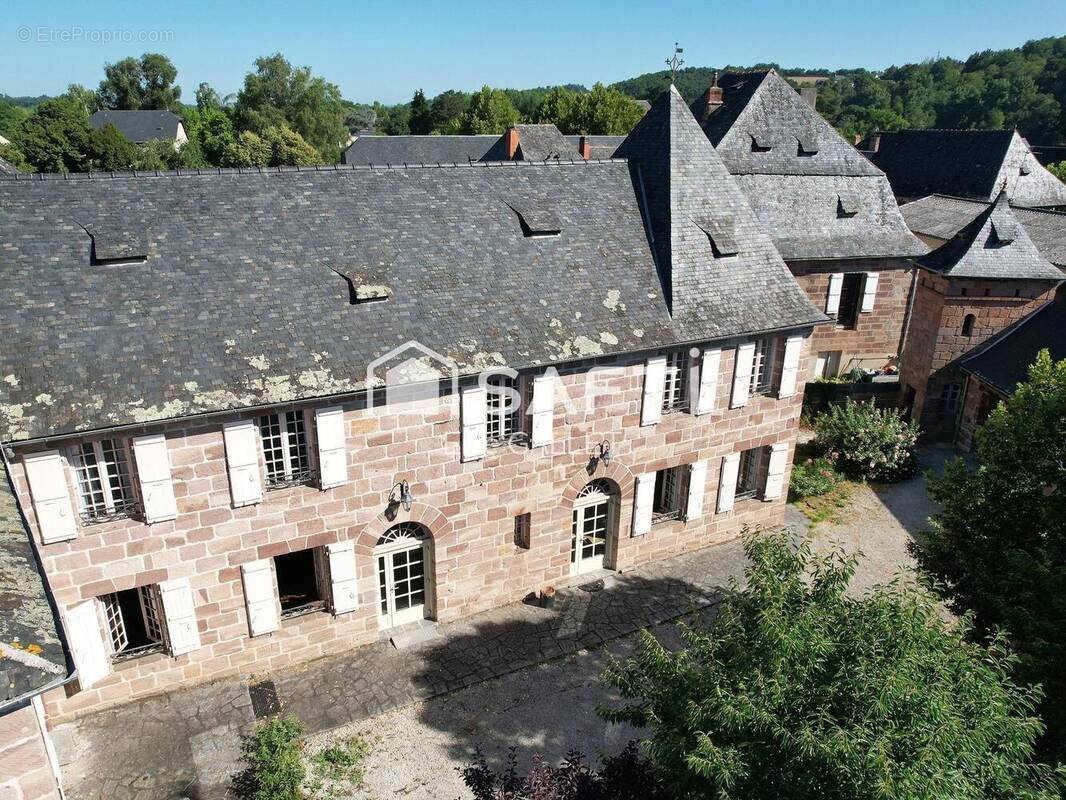 Photo 1 - Commerce à VARETZ