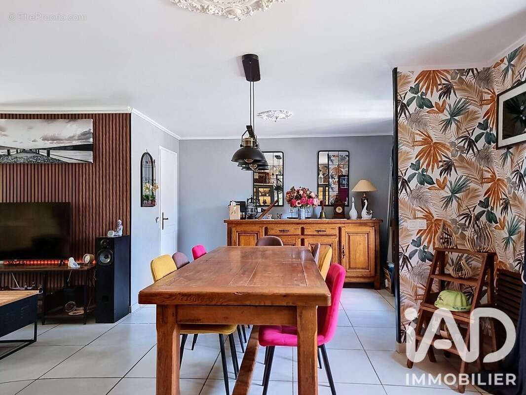 Maison 169 m² à Cressy  - photo 2