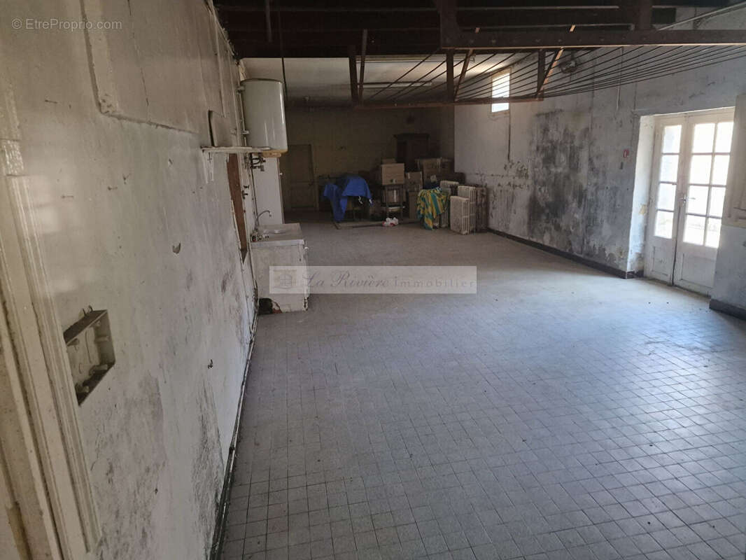 Maison Sigogne à rénover 200 m2 - photo 8