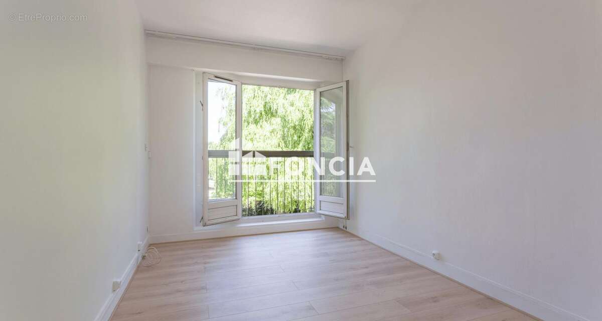 Appartement à CHILLY-MAZARIN