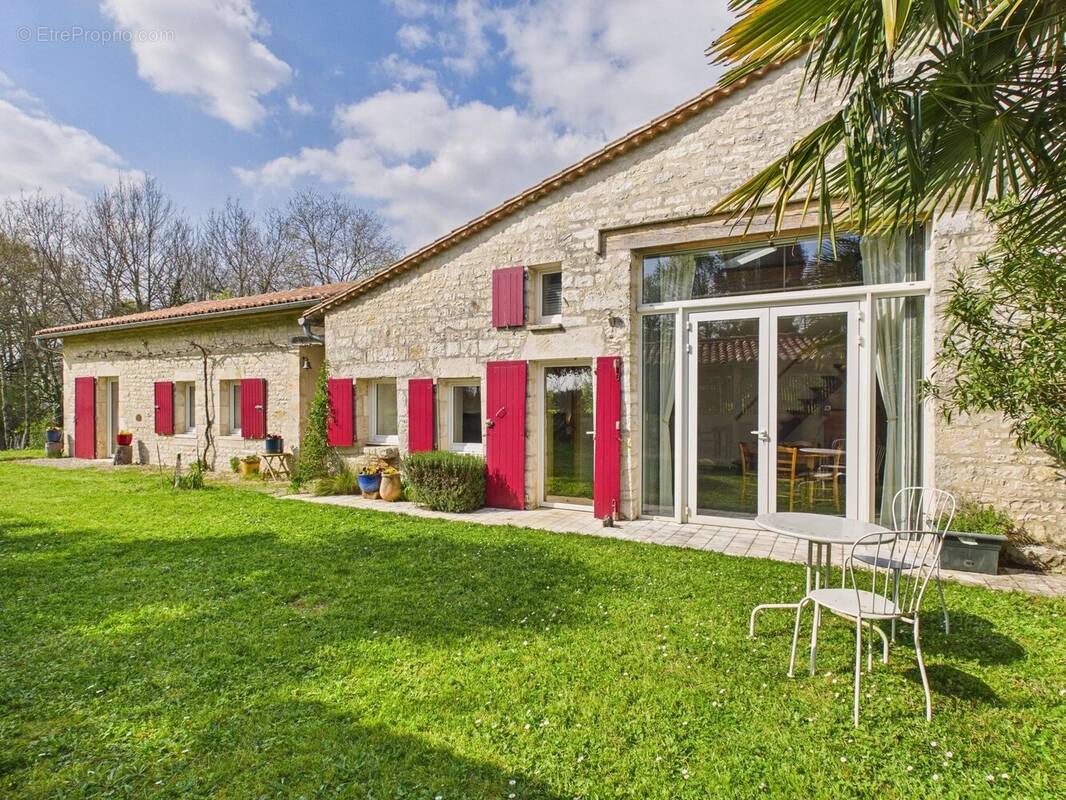 Maison à SAINT-FRONT