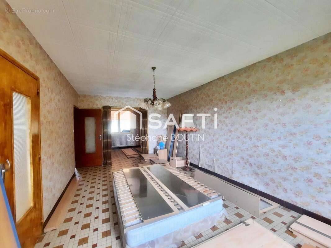 Maison 205 m² à La Chapelle-Themer  - photo 5