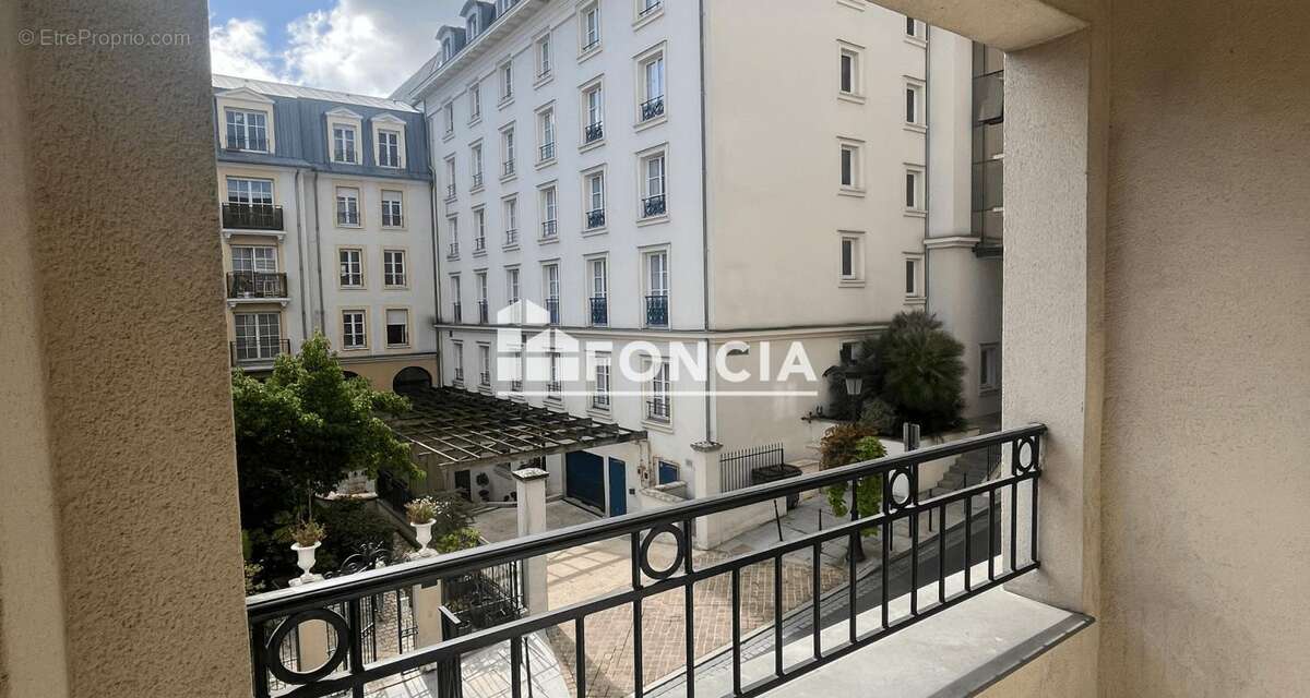 Appartement à LE PLESSIS-ROBINSON