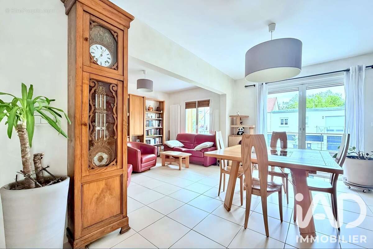 Maison 195 m² à Chevilly-Larue  - photo 2