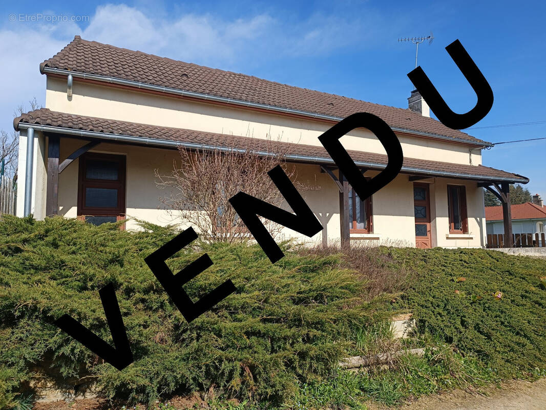 Maison à JOUET-SUR-L'AUBOIS