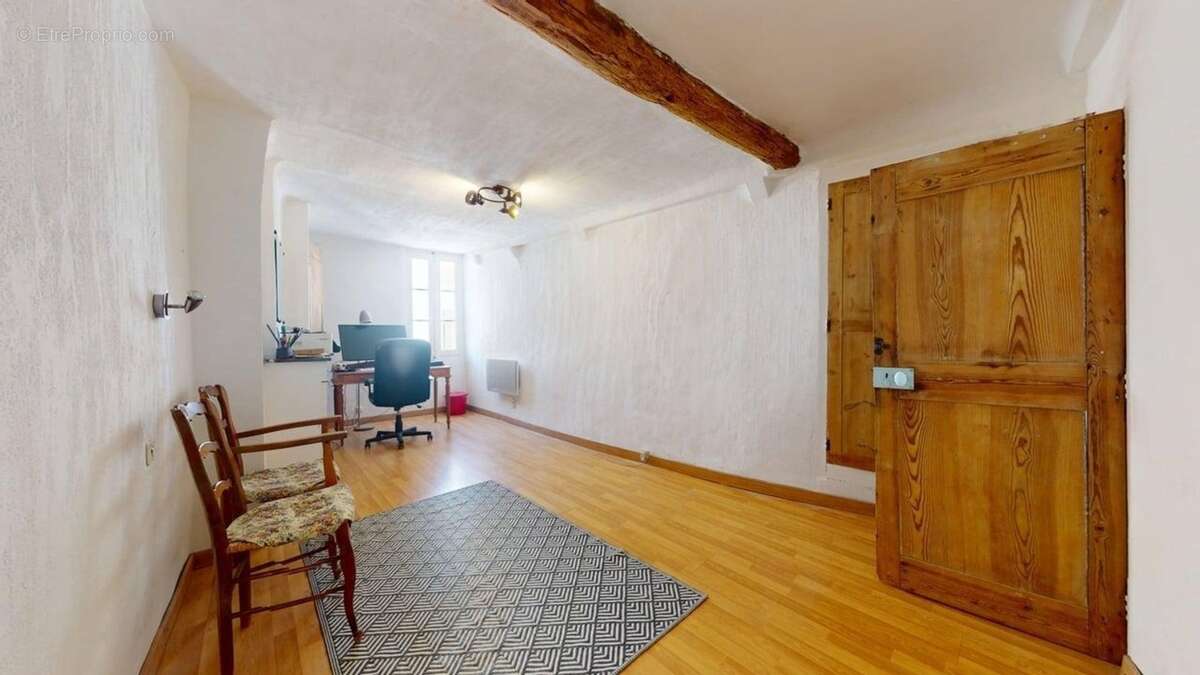 Maison de village de caractère avec garage, terrasse panoramique et plus de 240 m² utiles – Le Luc-en-Provence (83340) - photo 6
