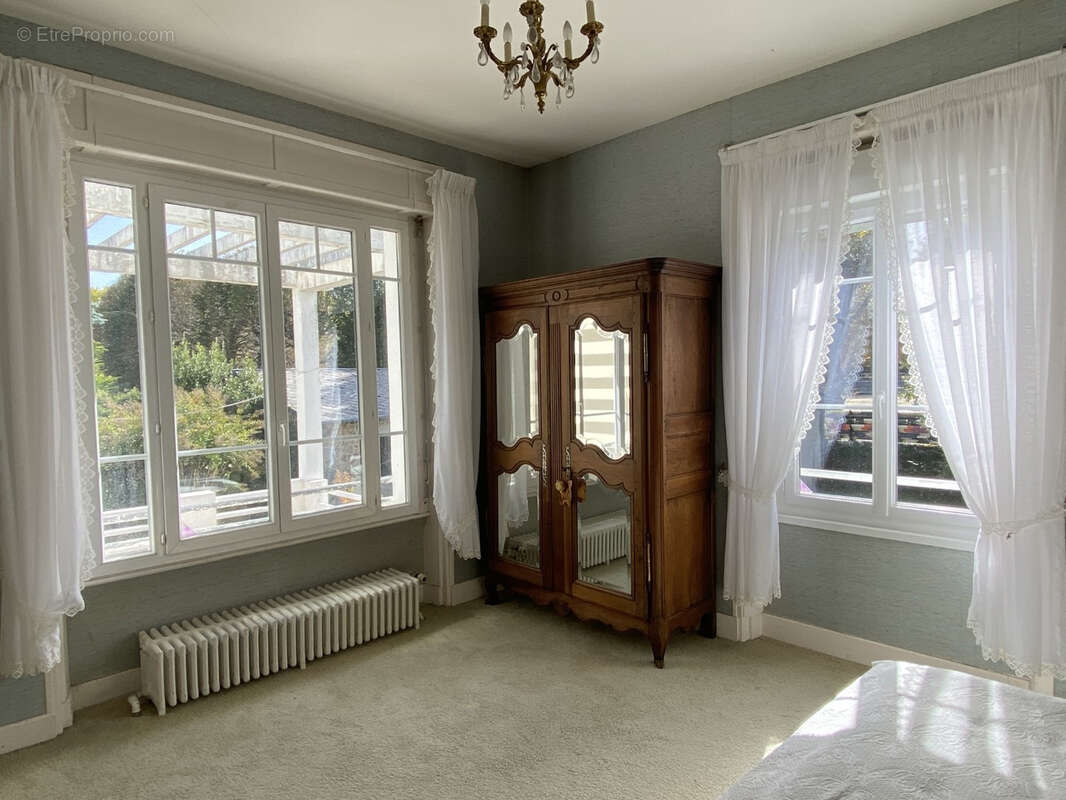 Maison à ARNAC-POMPADOUR