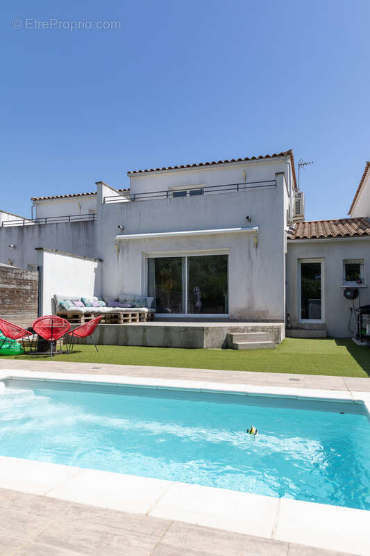 Maison à AIMARGUES